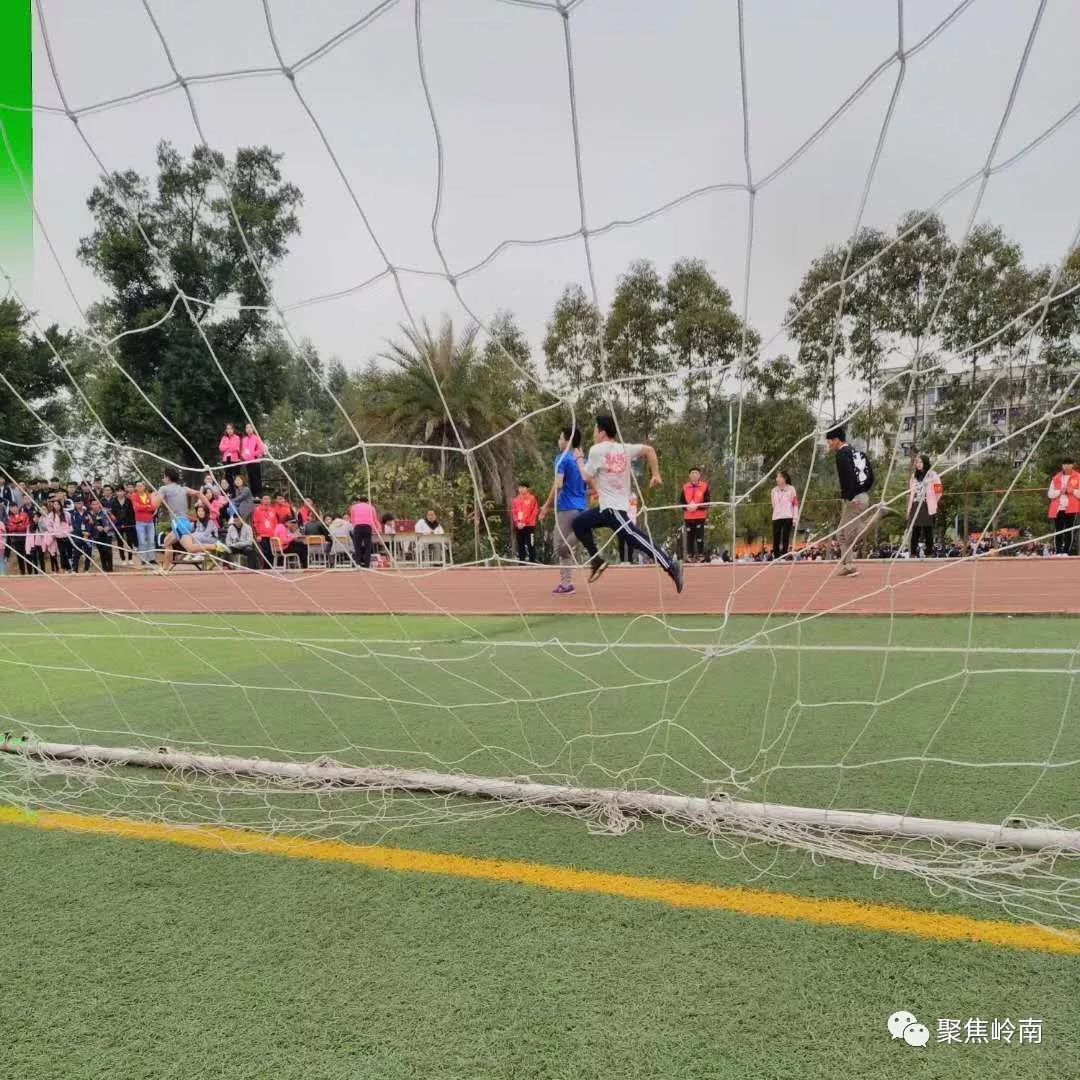 九游-包含自行车夜战：岭南天虎队强势横扫徽州霹雳队，速度优势明显冲刺阶段不容有失的词条